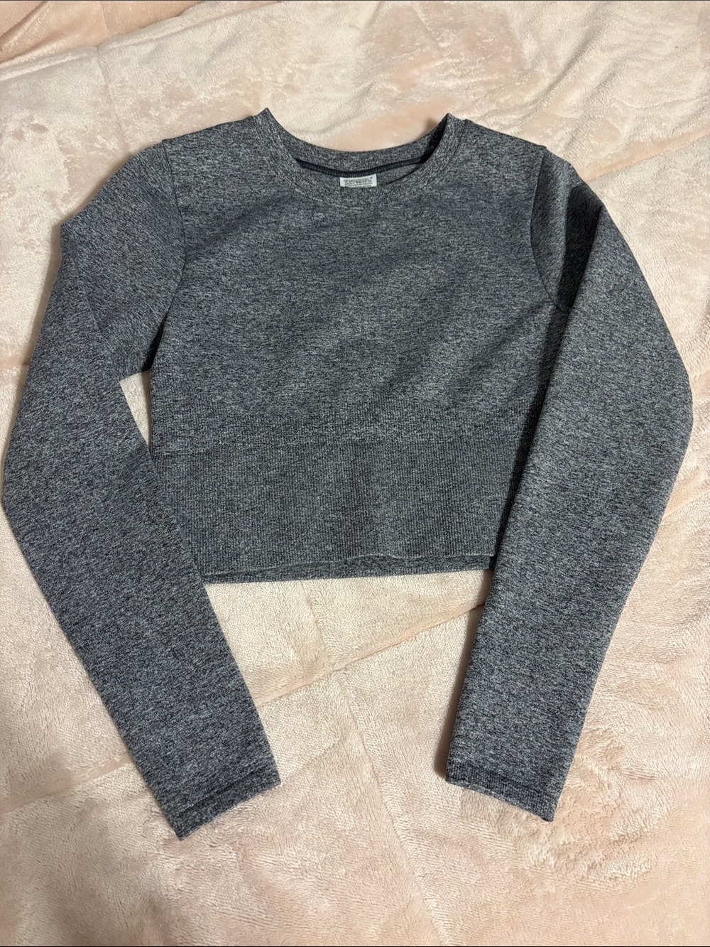 PINK by Victoria’s Secret. Long Sleeve Crop.